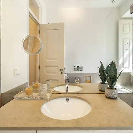 Whome Classic Beauty & Modern Retreat In Rato Apartman Lisboa